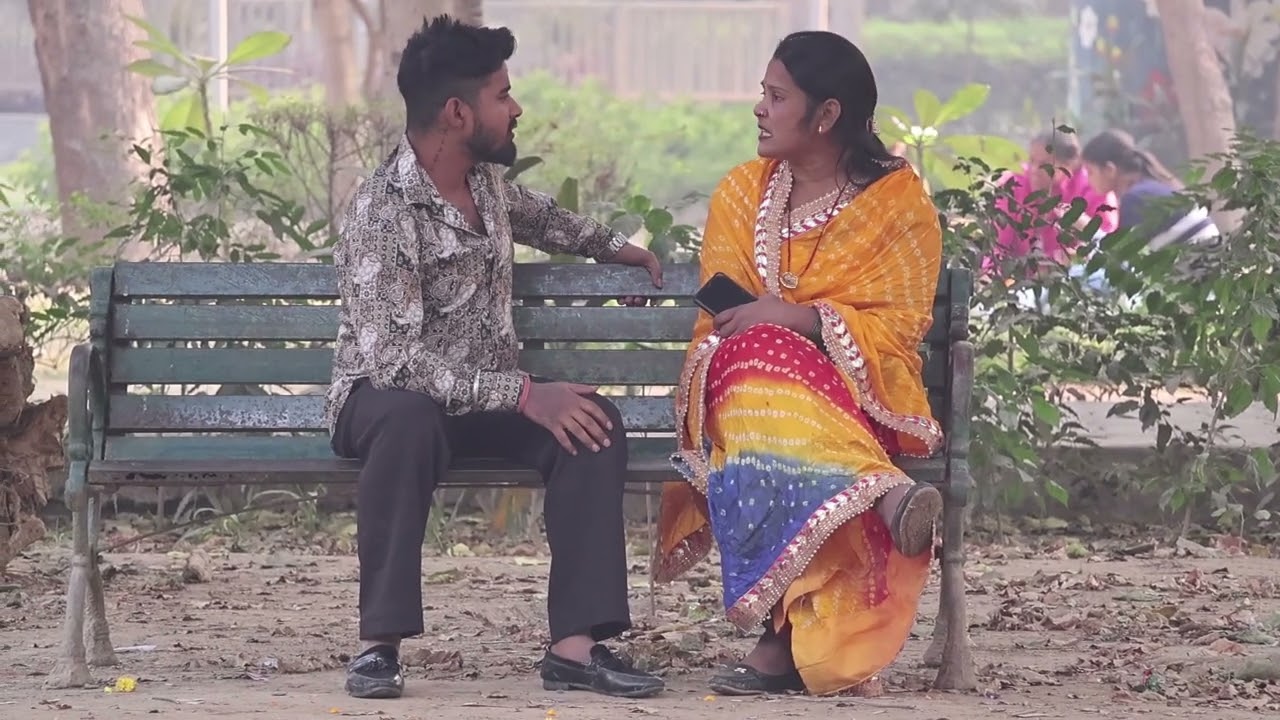 माँ के उमर की भाभी के साथ करता था ग़लत काम 😭 OYO जाने के लिए किया Blackmail 😱 | The Helpingtv 