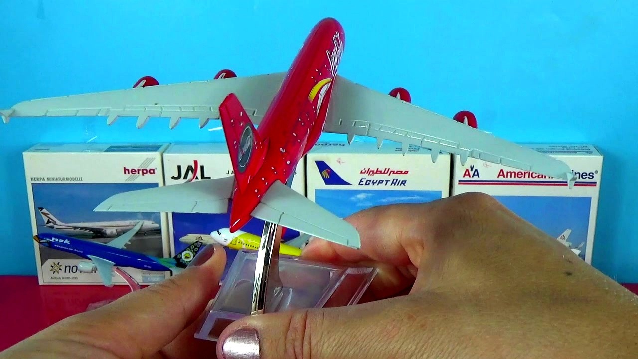 Coca-Cola コカコーラ 航空機模型 3点セット 747 ベルーガ Ju5 10 Colorful Airline Models Up Close! Coca-Cola 747, JAL, Nok Air