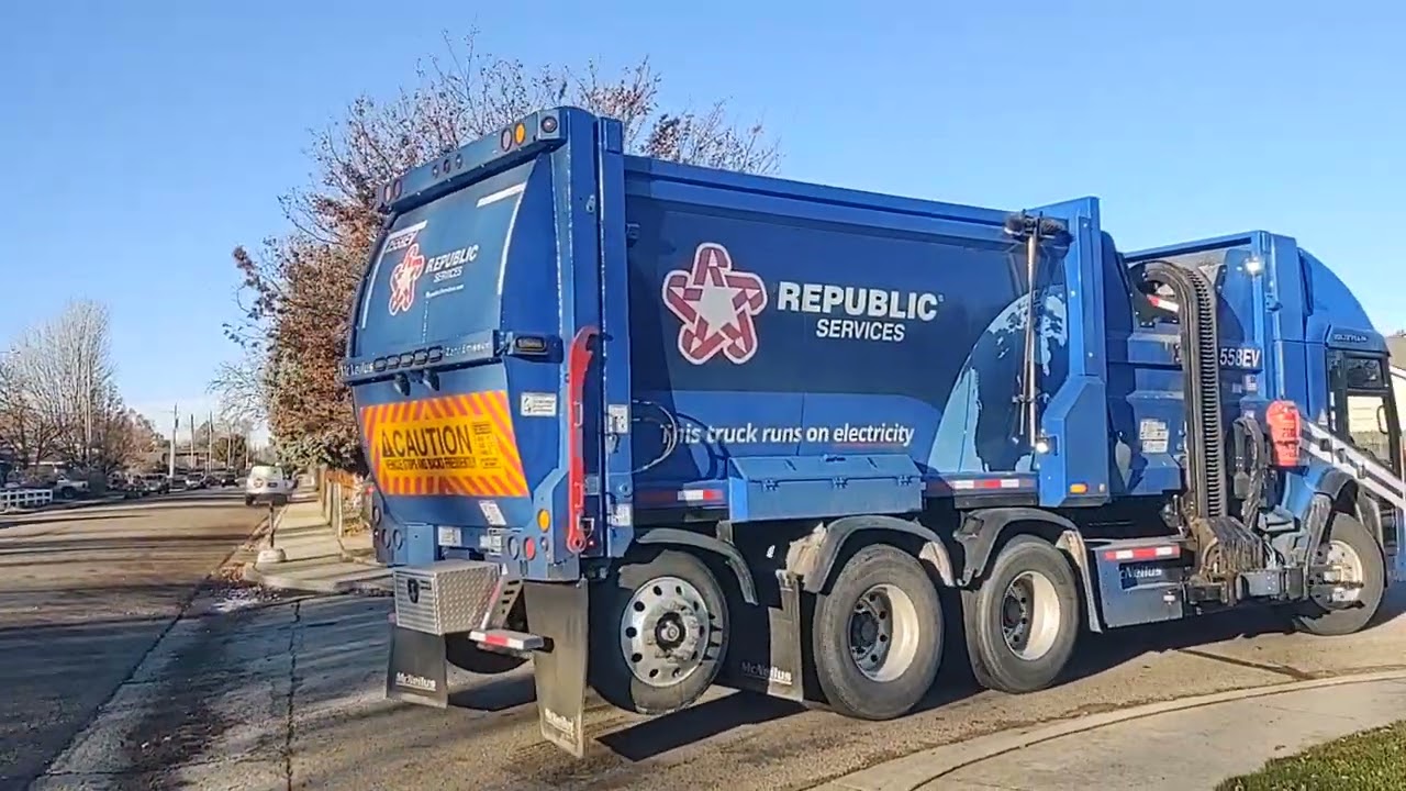 Post Xmas 12/26/25 trash and yard waste pickup with 2558 and 2492 