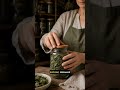 Почему мелиссу держат отдельно от пряностей