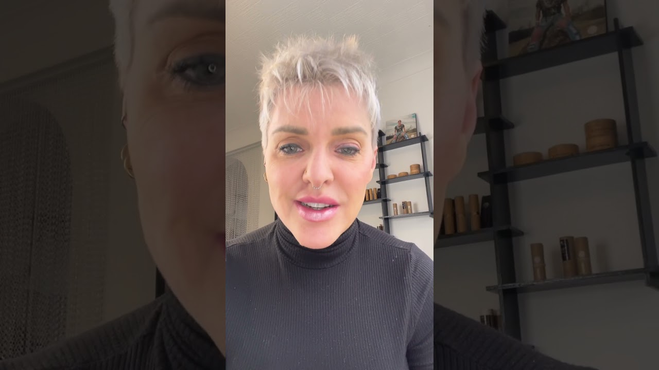 Multi Use Makeup  Highlighter, Eyeshadow, Lip Sheen Magic!