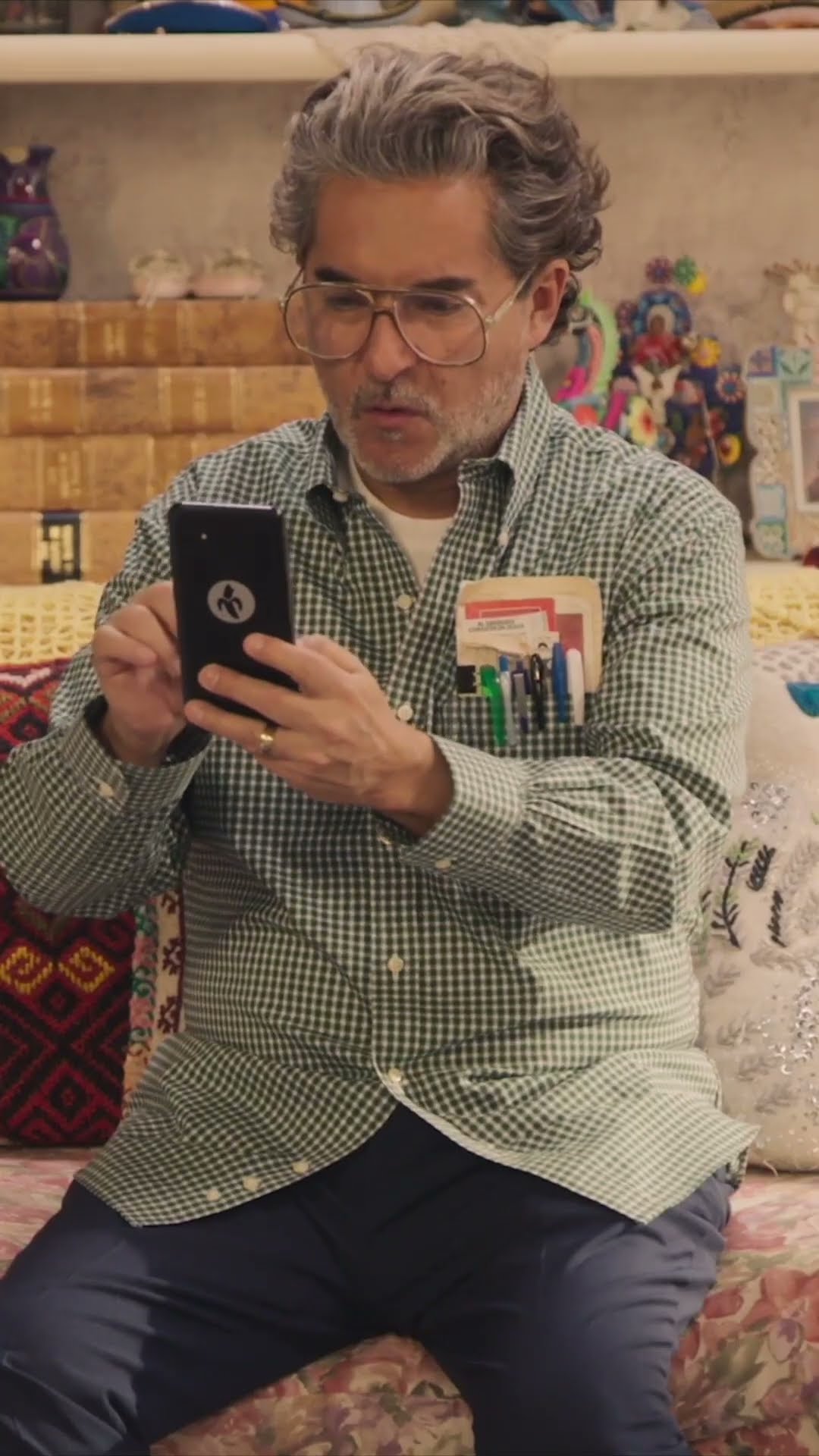 Elton actuando normal ? #ChócalasCompayito