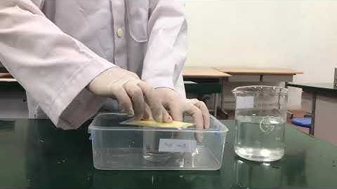 Bài 17 Áp suất chất lỏng và chất khí  Thí nghiệm 1 Sự tồn tại của áp suất khí quyển Lộn ngược cốc nư