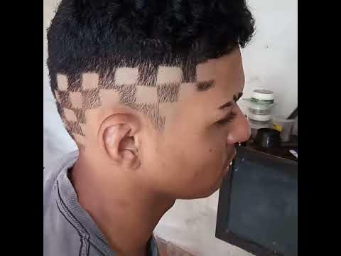 Corte de cabelo xadrez ou quadradinho 