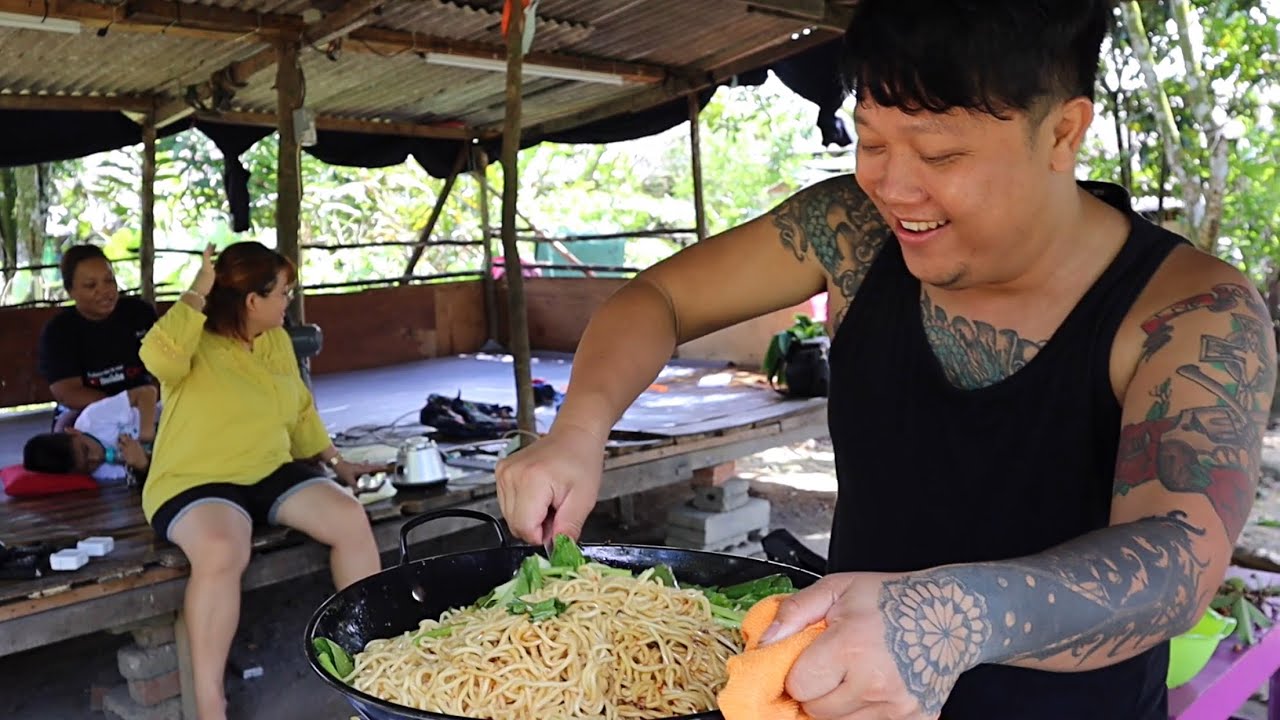 MENYEDIAKAN Sarapan Pagi Mee Goreng Telur Paling Special,Mudah&Cepat.