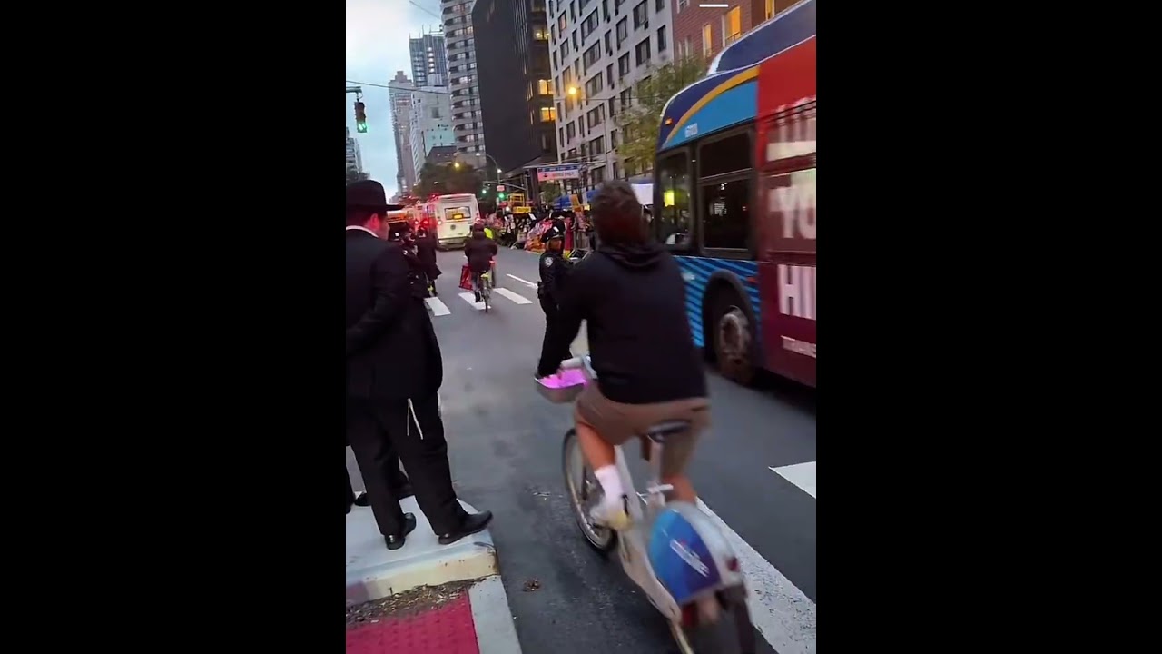 Протест амишей в Нью-Йорке: позиция по конфликту между Газой и Израилем на 2-й улице