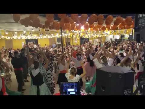 Bailando por Malagueñas. Feria de Málaga 2016