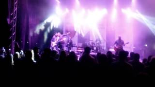 Talisman - Numai Una (Pe umeri Pletele-i Curg Rau) LIVE chords