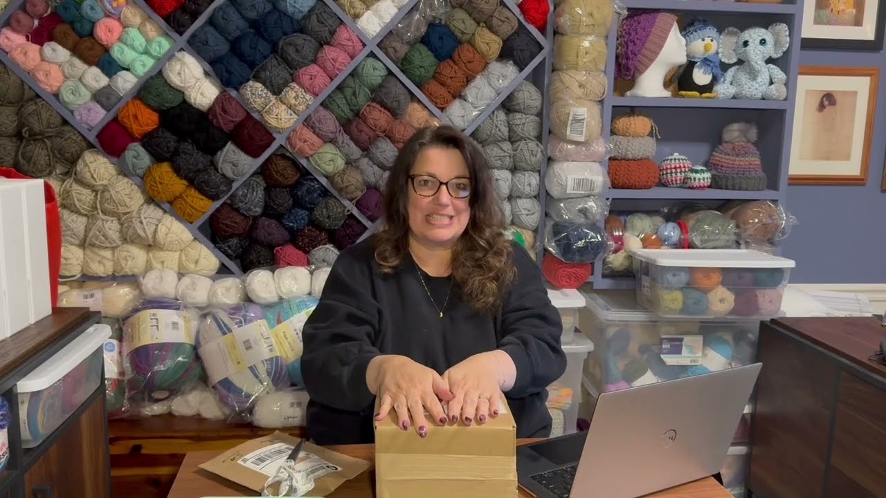 Furls came out with a new design! Join me for the unboxing and let me share what I learned!