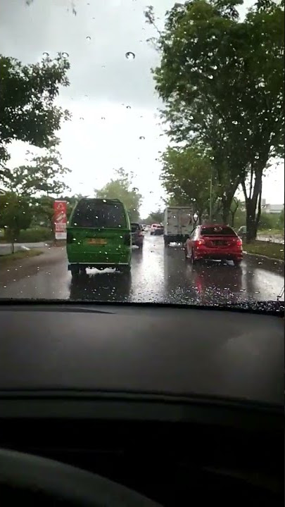 story'wa &ig nyetir mobil xpander di hari hujan#xpander #riau #pekanbaru