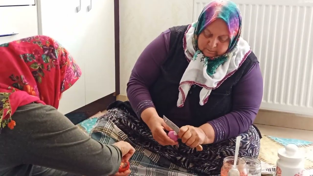 YAZIN EN LEZZETLİ YEMEĞİ TABAK TABAK YAŞ DOLMA AKŞAM YEMEĞİ 💫 TÜRKÜLER 🛑 SOHBETLER 💫 EŞLİĞİNDE