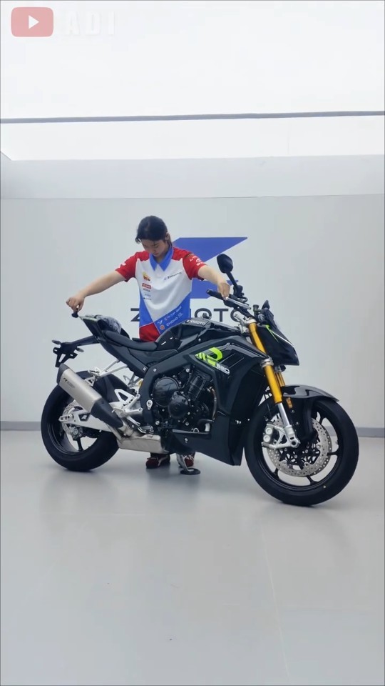 New ZXMOTO 820R Naked Bike - YouTube