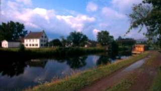 Video voorbeeld van "The Erie Canal - The Weavers - (Lyrics)"