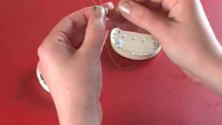 видео урок по плетению цепочки - ленты(видео урок по плетению цепочки - ленты с помощью техники плетения под названием «усложнённый квадрат»., 2011-01-16T17:38:50.000Z)