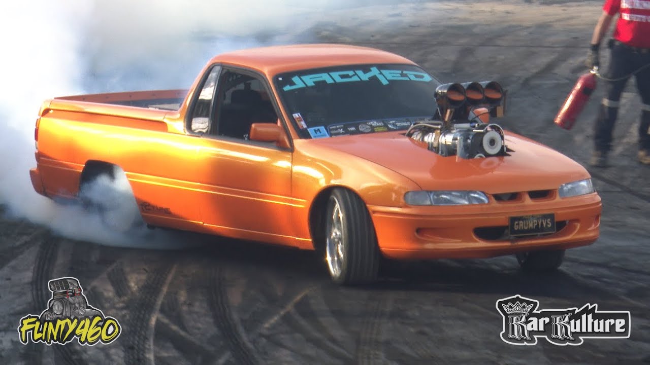 GRUMPYVS SMASHING TYRES AT BETTER FRYDAY BURNOUTS - YouTube