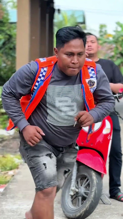 Tukang parkir baik hati