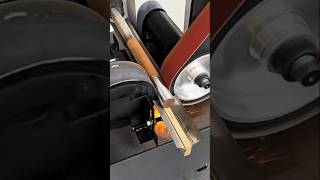 Download Lagu De bandschuurmachine reinigt het buitenoppervlak van de metalen buis #kortsluitingen #voldoening ... MP3