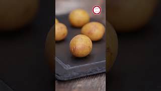 طريقة عمل البطاطا المشوية بالصوص بالقلاية الهوائية ?