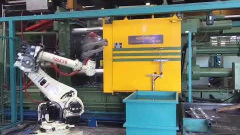 NACHI - SRA166 ROBOT - ALUMINIUM MOLD INJECTION MACHINE TENDING