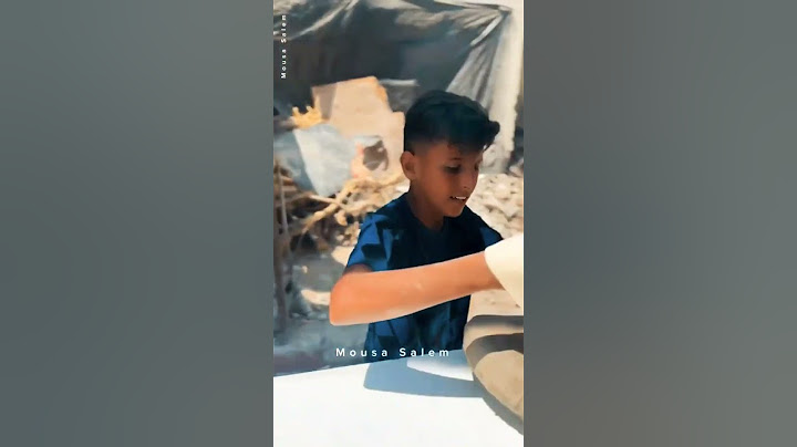 Это мальчик из Газы печёт лепёшки и читает суры из Корана!☝☝☝ Альхьамдуьлиллах1! Пусть будет Мир!💗💗💗
