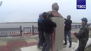 В Сургуте установили памятник И.Сталину
