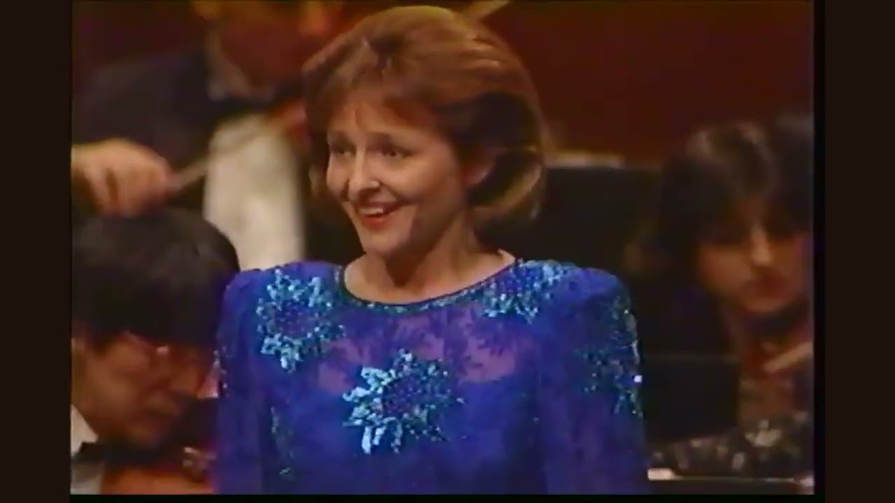 Frederica von Stade sings Mozart's "Allelujah" in a Christmas concert in New York, 19 Dec 1990