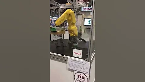 Kenos® vacuum gripper on Fanuc robot at Pack Expo International 2018 - Piab