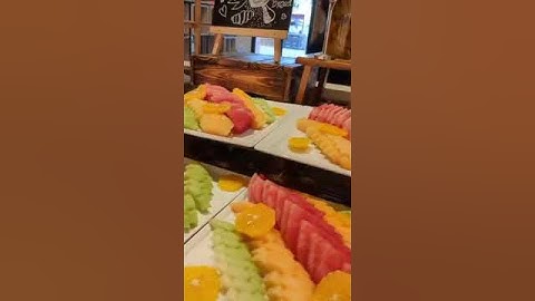 Hummus and salad and fruits #youtubeshorts #subscribetomychannel #food #nizwa #arabicfoodbloggers