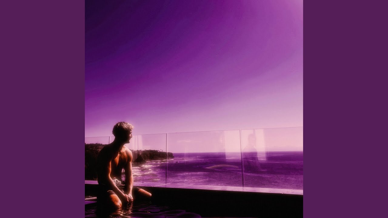 Смотреть «Crashed Out» на YouTube Смотреть «Crashed Out» на YouTube