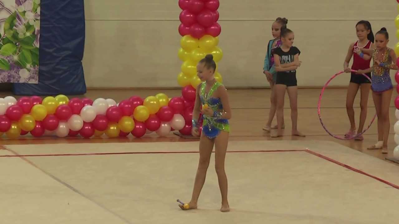 Калабина Анастасия 2000 г (Булавы) 1 место "Цветущий май 2013"