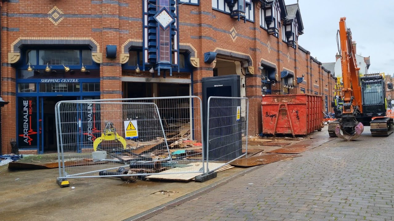 Wigan Watch 07/11/22 The Galleries Demolition underway and new arrivals