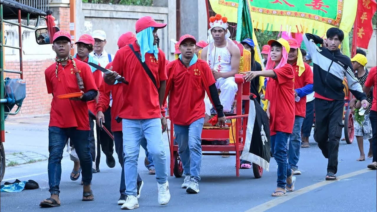 The procession of the elders of Hok Thek Chroy Changva Temple 🧧⛩️