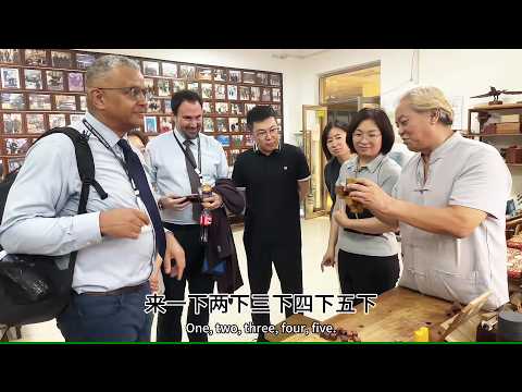 外籍学校的人员来工房参观学习也要弘扬中国传统技艺了