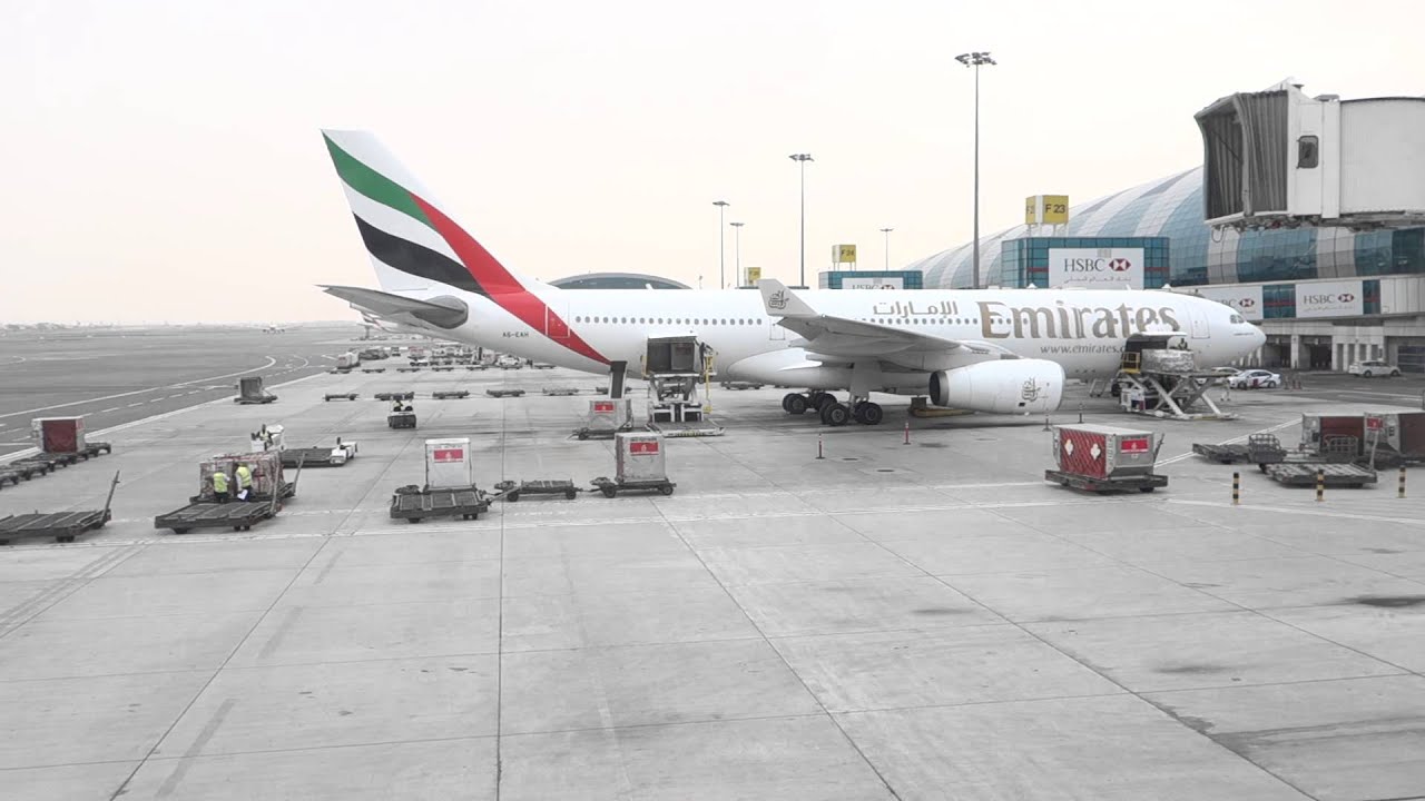 Emirates Boeing 777 300ER push back from Dubai - YouTube