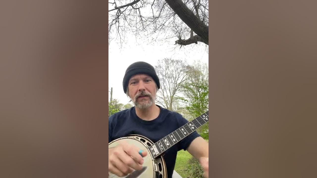 Clawhammer vs bluegrass banjo YouTube