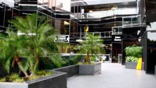 Gelb Plaza