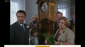 Jaké jsou postavení vyšších soudních úředníků?