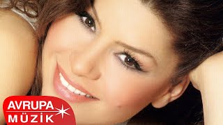 Tüba Akkavak - Gitmeseydi Gitti 