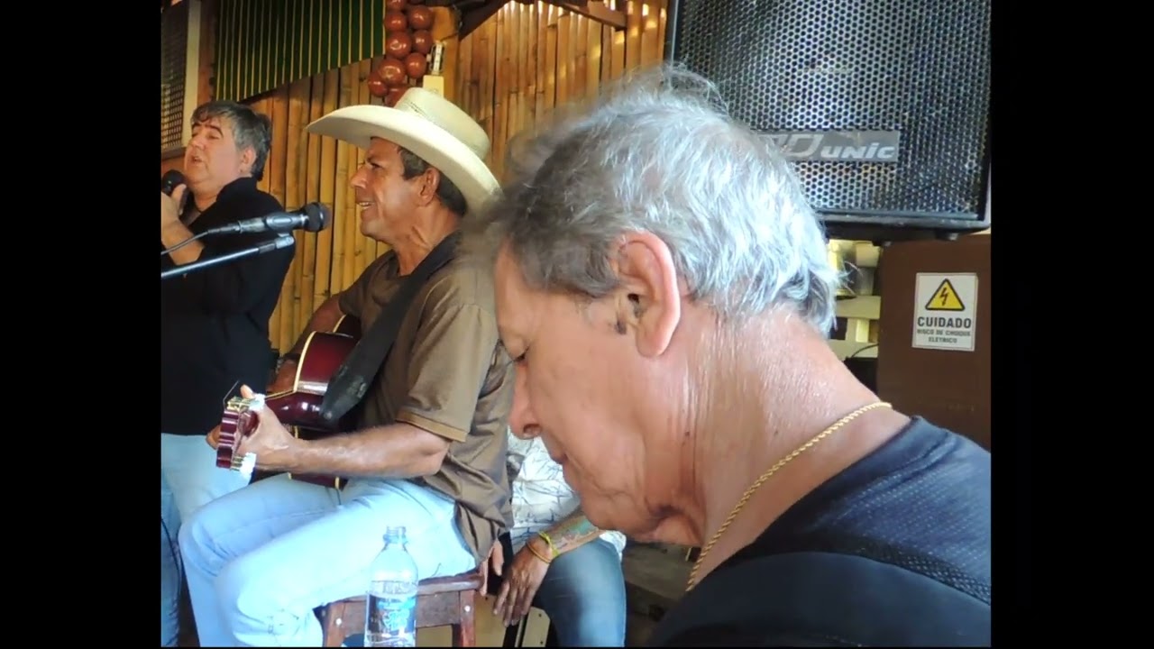 PROGRAMA TRADIÇÃO SERTANEJA - BARRETOS; O CANTOR ISAIAS E BANDA.