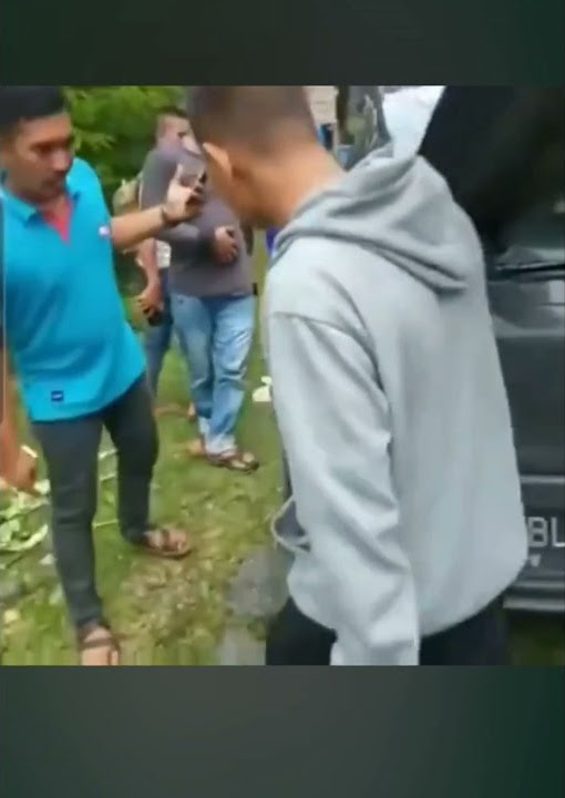 kecelakaan maut|| mobil brio menabrak besi pembatas jalan sampai tembus kebelakang|| #shorts #maut