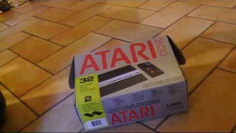 UNBOXING ATARI 2600 jr AND CONNECTION ON LCD TV ita