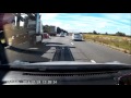 idiot tries to cut up a HGV