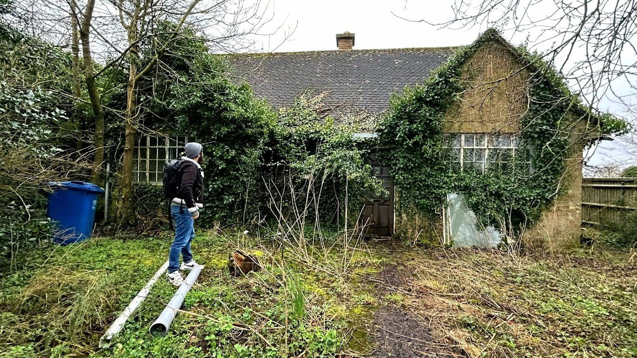 We Found Bob's ABANDONED Wartime Bungalow With EVERYTHING LEFT BEHIND