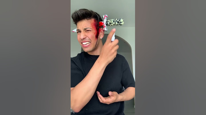 FAKE BLOOD TO PRANK MY FRIENDS 😂