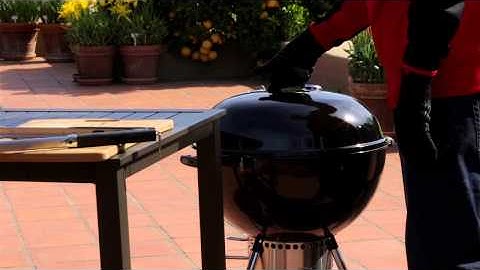 How to Use a Pizza Stone on Your Grill | Weber Grills