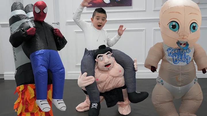 Funniest Costume Runway Show Ever With Calvin Kais...