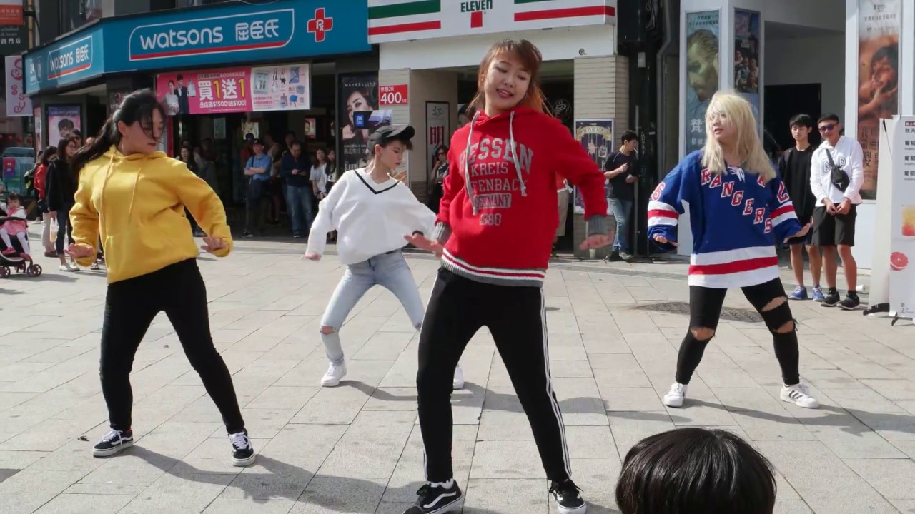 DAZZLING台北西門快閃活動