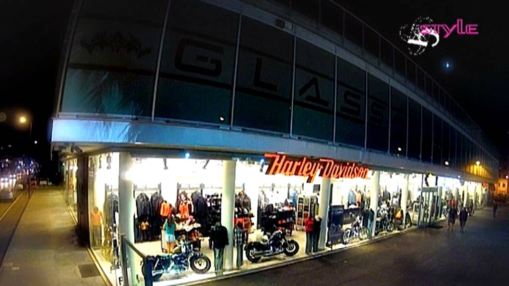 Showroom \