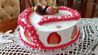 Valentine&#39;s Cake ❤ Strawberry Cake 🍰