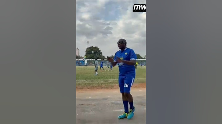 mbunge wa jimbo la mtumba Anthony Mavunde akicheza mpira na vijana balaa😂
